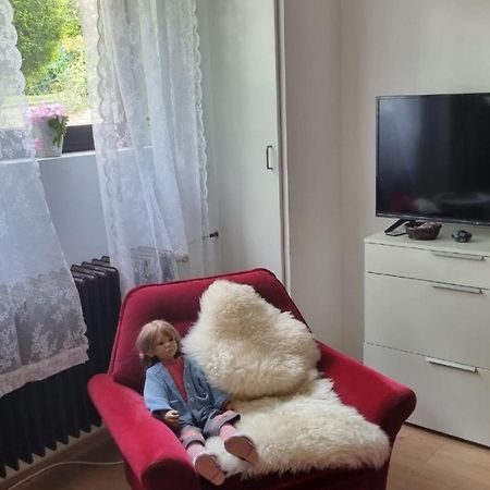 אולם Ferienzimmer Bei Thomas - Gemuetliches Schlaf- Und Wohnzimmer Mit Modernem Bad מראה חיצוני תמונה